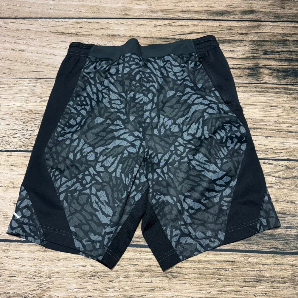 Jordan Training Shorts Mens M Black Grey Shattered Print Basketball 615072-011
